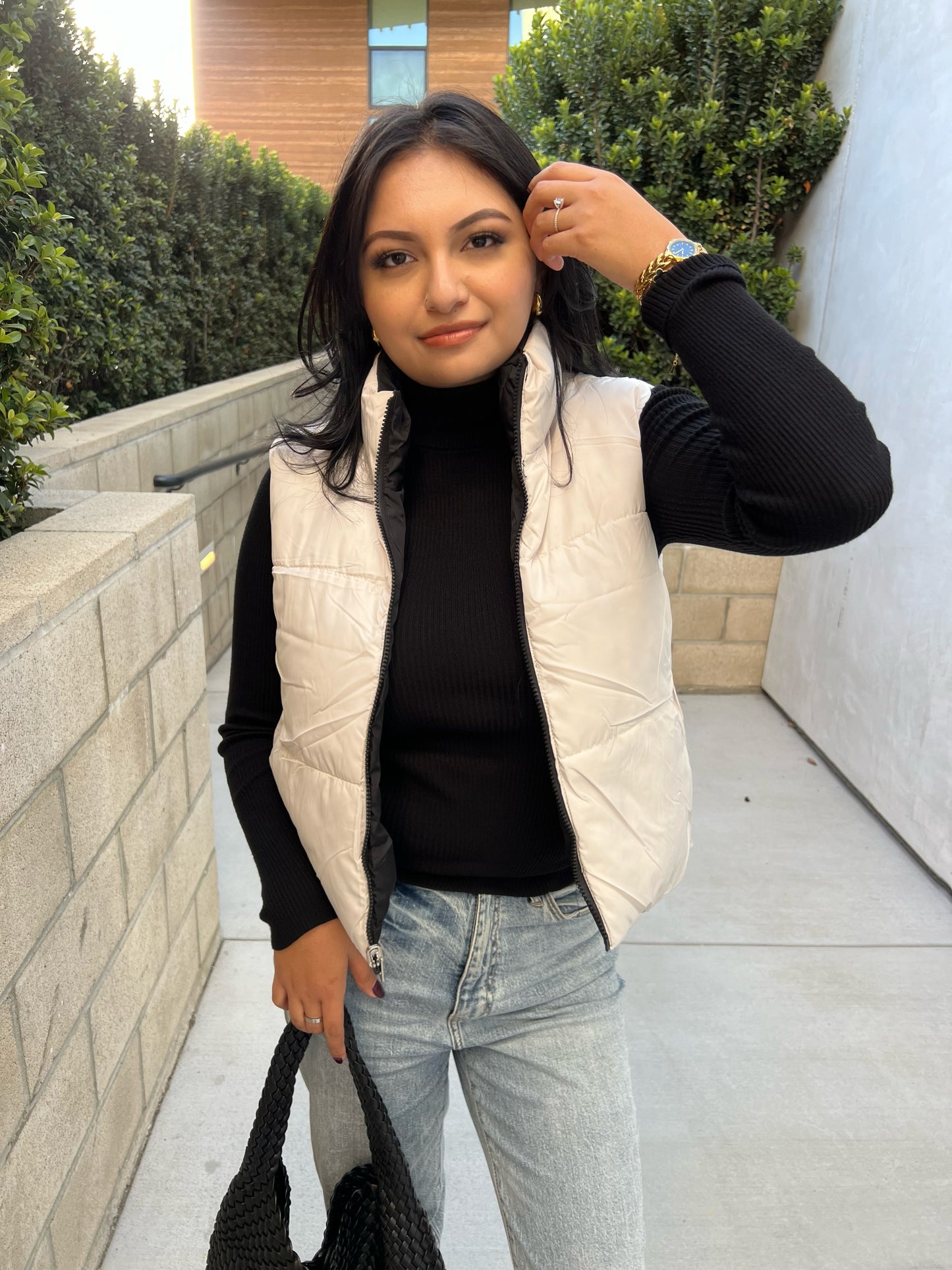 THE NEUTRALS REVERSIBLE PUFFER VESTS (BLACK/CREAM)