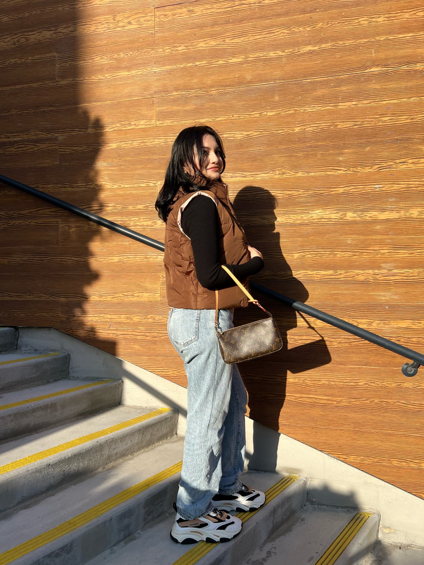 THE NEUTRALS REVERSIBLE PUFFER VEST (MOCHA/LATTE)