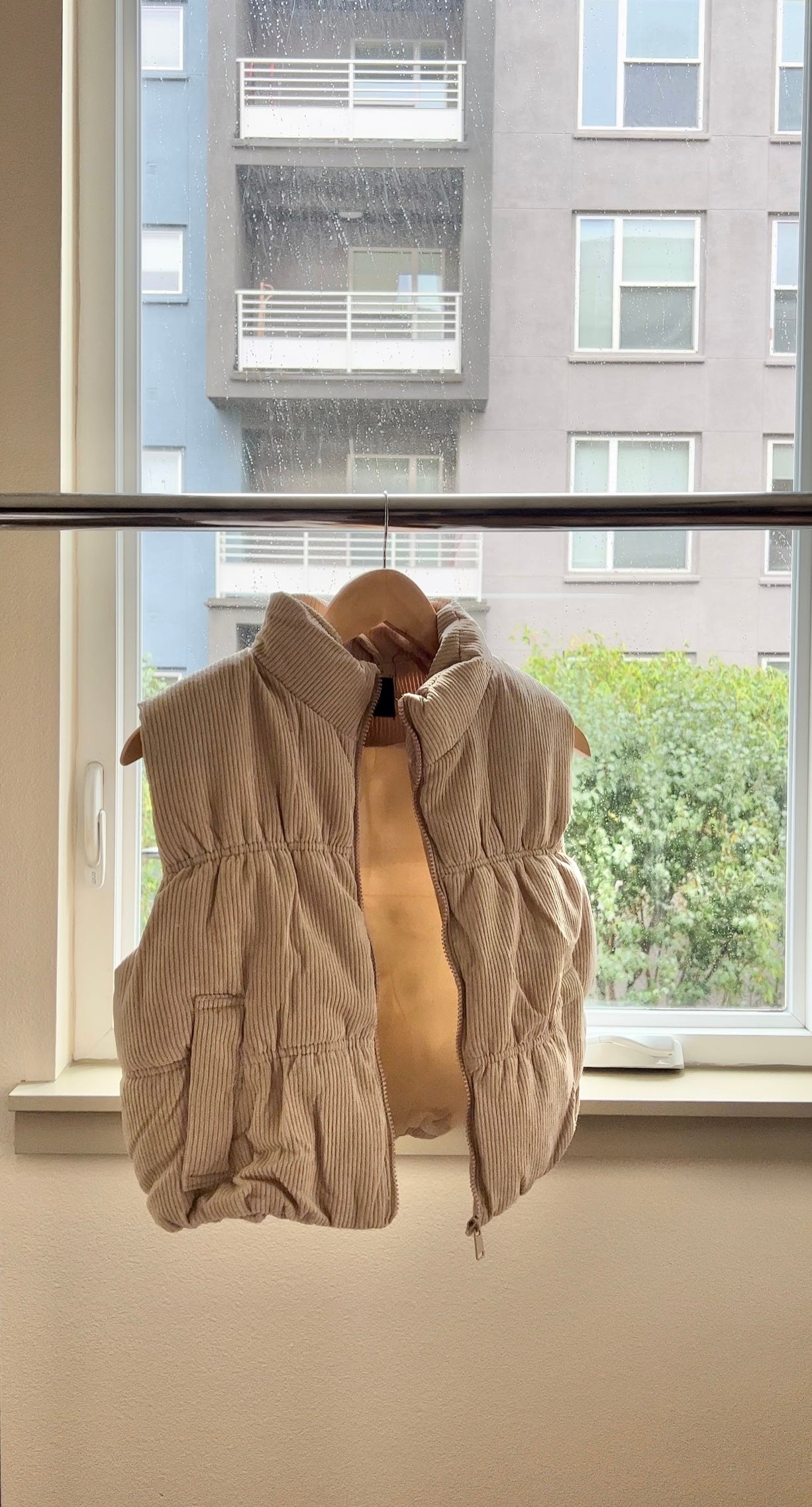 CREAM CORDUROY CROPPED VEST