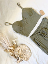 Load image into Gallery viewer, Catch The Breeze Pant set (Olive)
